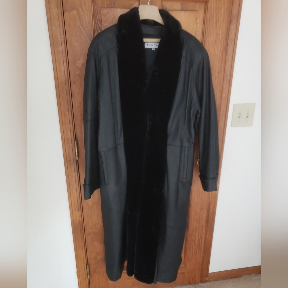 Full Length Leather Coat with Faux Fur Trim Sz XL